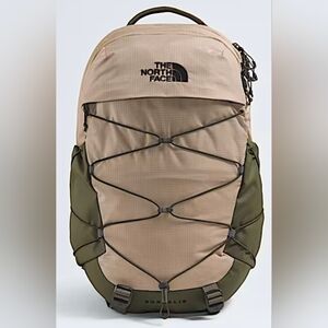 NWT The North Face Borealis 28 Liter Hiking Backpack Mushroom Gray / Olive Green